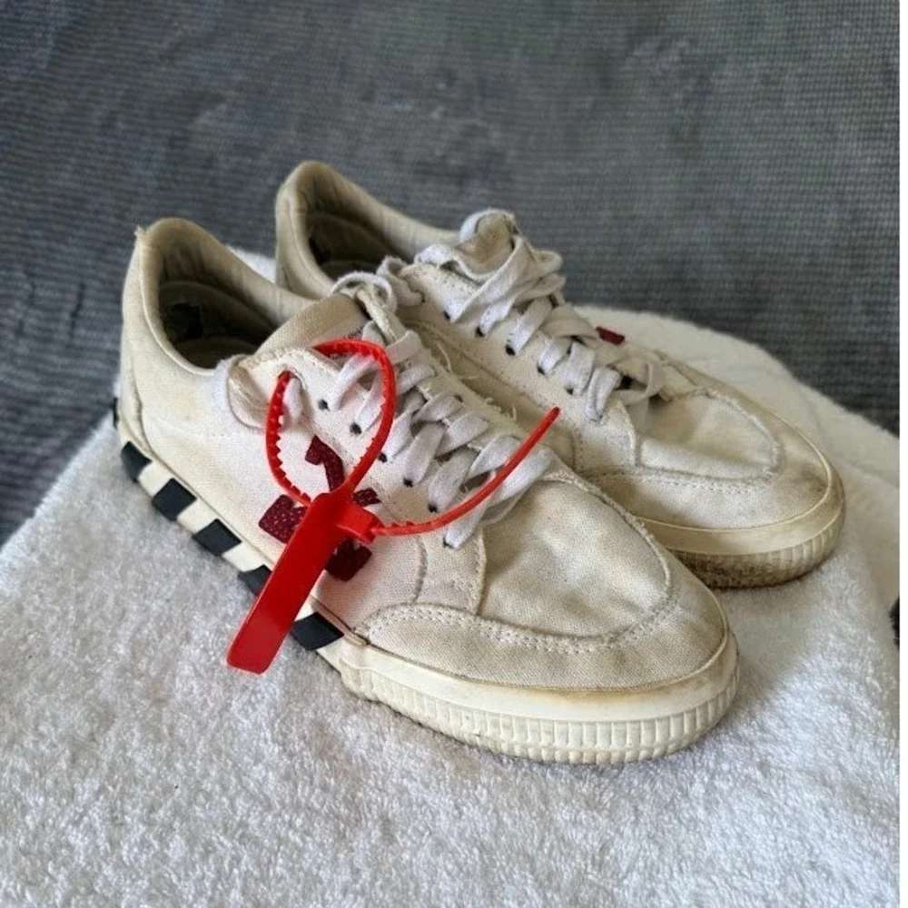 Off-White off white